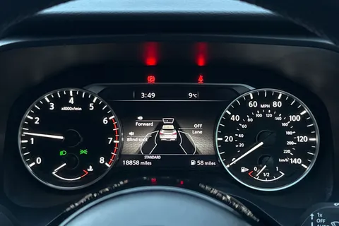 YH71PVN Nissan Qashqai 1.3 DIG-T MHEV Acenta Premium Euro 6 (s/s) 5dr Thumbnail #33