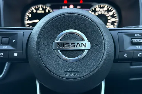 YH71PVN Nissan Qashqai 1.3 DIG-T MHEV Acenta Premium Euro 6 (s/s) 5dr Thumbnail #35