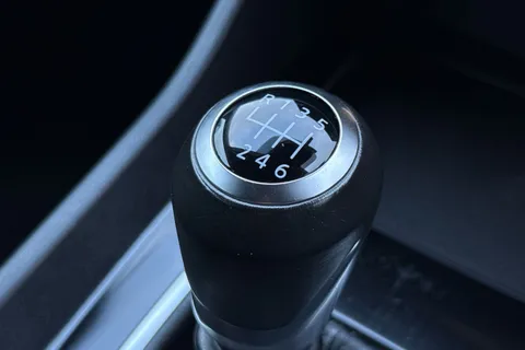 YH71PVN Nissan Qashqai 1.3 DIG-T MHEV Acenta Premium Euro 6 (s/s) 5dr Thumbnail #39