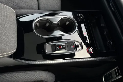 KS25PCY Audi A6 Avant Avant Launch Edition Plus TDI quattro 204 PS S tronic Thumbnail #22