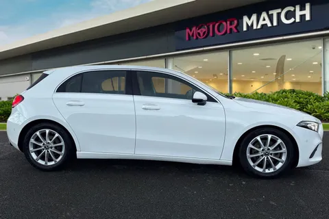 EO70UBN Mercedes-Benz A Class 1.3 A200 Sport (Executive) Euro 6 (s/s) 5dr Thumbnail #3