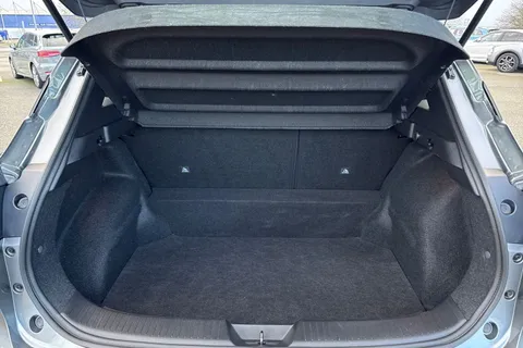 DN22EVM Nissan Qashqai 1.3 DIG-T MHEV Acenta Premium Euro 6 (s/s) 5dr Thumbnail #9