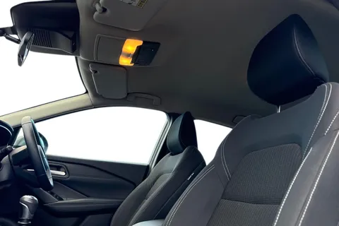 DN22EVM Nissan Qashqai 1.3 DIG-T MHEV Acenta Premium Euro 6 (s/s) 5dr Thumbnail #10