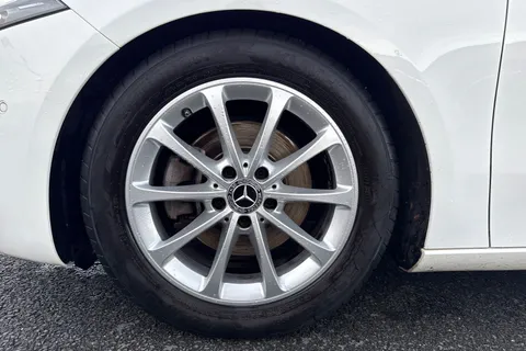 EO70UBN Mercedes-Benz A Class 1.3 A200 Sport (Executive) Euro 6 (s/s) 5dr Thumbnail #11