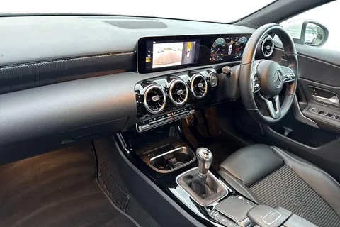 EO70UBN Mercedes-Benz A Class 1.3 A200 Sport (Executive) Euro 6 (s/s) 5dr Thumbnail #14