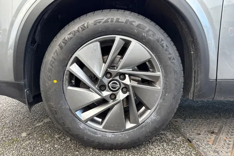 DN22EVM Nissan Qashqai 1.3 DIG-T MHEV Acenta Premium Euro 6 (s/s) 5dr Thumbnail #22