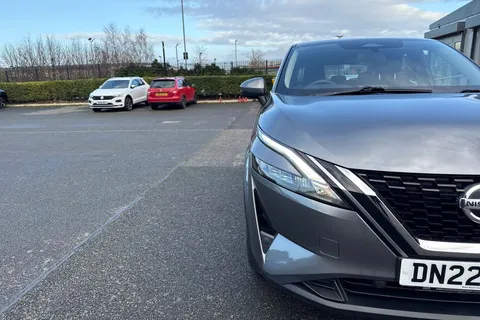 DN22EVM Nissan Qashqai 1.3 DIG-T MHEV Acenta Premium Euro 6 (s/s) 5dr Thumbnail #24