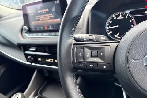 DN22EVM Nissan Qashqai 1.3 DIG-T MHEV Acenta Premium Euro 6 (s/s) 5dr Thumbnail #35