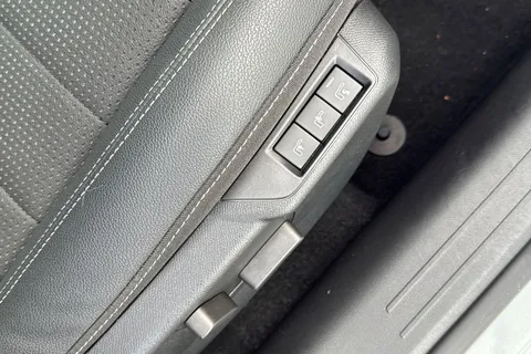 EJ70OFC Vauxhall Corsa 1.2 Turbo Ultimate Nav Auto Euro 6 (s/s) 5dr Thumbnail #35