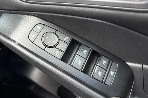 DN22EVM Nissan Qashqai 1.3 DIG-T MHEV Acenta Premium Euro 6 (s/s) 5dr Thumbnail #37