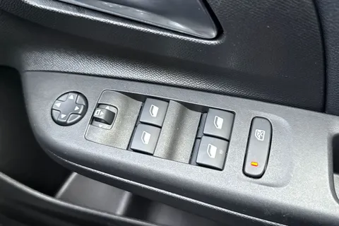 EJ70OFC Vauxhall Corsa 1.2 Turbo Ultimate Nav Auto Euro 6 (s/s) 5dr Thumbnail #38