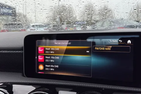 EO70UBN Mercedes-Benz A Class 1.3 A200 Sport (Executive) Euro 6 (s/s) 5dr Thumbnail #44