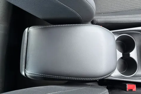 DN22EVM Nissan Qashqai 1.3 DIG-T MHEV Acenta Premium Euro 6 (s/s) 5dr Thumbnail #53