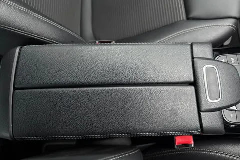 EO70UBN Mercedes-Benz A Class 1.3 A200 Sport (Executive) Euro 6 (s/s) 5dr Thumbnail #53