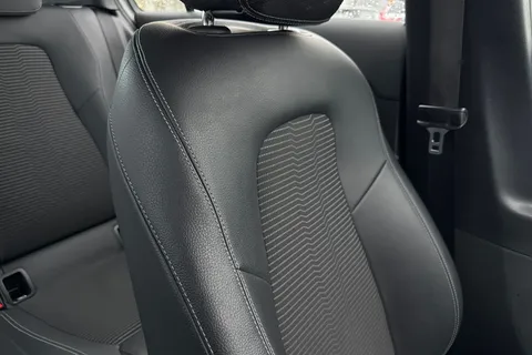 EO70UBN Mercedes-Benz A Class 1.3 A200 Sport (Executive) Euro 6 (s/s) 5dr Thumbnail #55