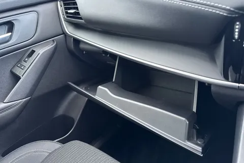 DN22EVM Nissan Qashqai 1.3 DIG-T MHEV Acenta Premium Euro 6 (s/s) 5dr Thumbnail #57