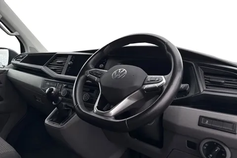 DE74WMK Volkswagen Transporter 2.0 TDI 110 Highline Van Thumbnail #7