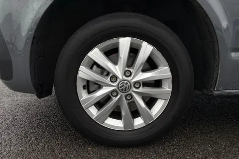 DE74WMK Volkswagen Transporter 2.0 TDI 110 Highline Van Thumbnail #23