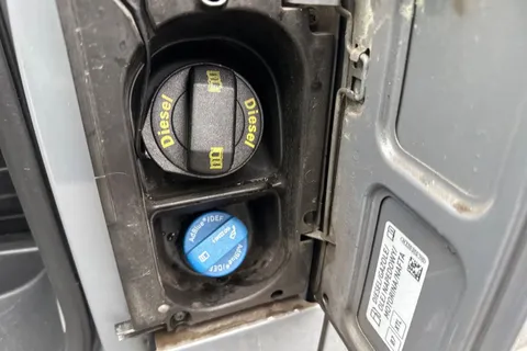 DE74WMK Volkswagen Transporter 2.0 TDI 110 Highline Van Thumbnail #24