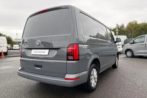DE74WMK Volkswagen Transporter 2.0 TDI 110 Highline Van Thumbnail #30