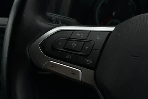 DE74WMK Volkswagen Transporter 2.0 TDI 110 Highline Van Thumbnail #36