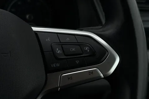 DE74WMK Volkswagen Transporter 2.0 TDI 110 Highline Van Thumbnail #37