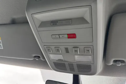 DE74WMK Volkswagen Transporter 2.0 TDI 110 Highline Van Thumbnail #41