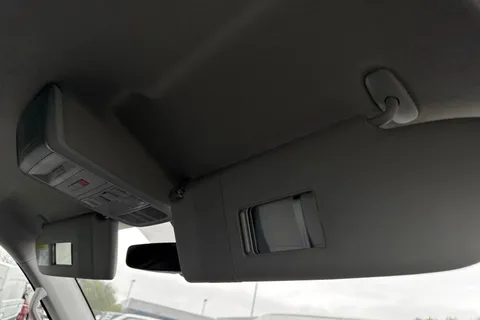 DE74WMK Volkswagen Transporter 2.0 TDI 110 Highline Van Thumbnail #42