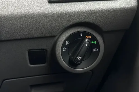 DE74WMK Volkswagen Transporter 2.0 TDI 110 Highline Van Thumbnail #44