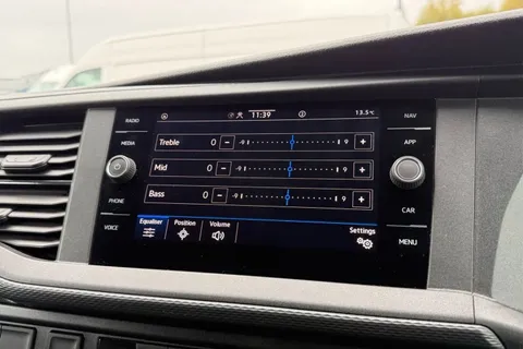 DE74WMK Volkswagen Transporter 2.0 TDI 110 Highline Van Thumbnail #51