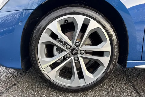 12 of 65 for Audi A3 1.5 TFSI S line Euro 6 (s/s) 4dr