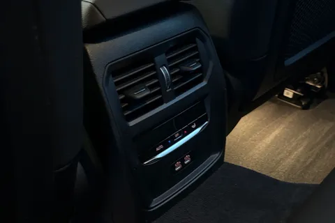 KJ24LDE BMW I4 210kW eDrive35 M Sport 70kWh 5dr Auto Thumbnail #35