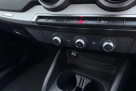 21 of 53 for Audi Q2 1.0 TFSI 30 Sport Euro 6 (s/s) 5dr