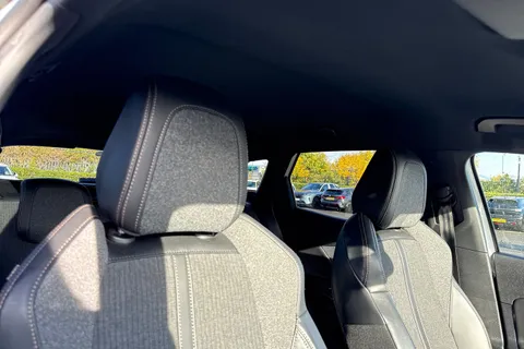 21 of 64 for PEUGEOT 3008 1.2 PureTech GT Line Euro 6 (s/s) 5dr