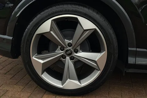 BG24THX Audi Q4 e-tron Q4 Sportback Black Edition 45 e-tron quattro 210,00 kW Thumbnail #9