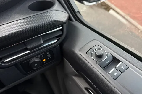 MF74WWL Ford Transit Custom 2.0 EcoBlue 170ps H1 Van Limited Auto-Tailgate-NAV Thumbnail #20