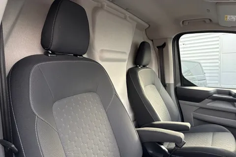 MF74WWL Ford Transit Custom 2.0 EcoBlue 170ps H1 Van Limited Auto-Tailgate-NAV Thumbnail #23
