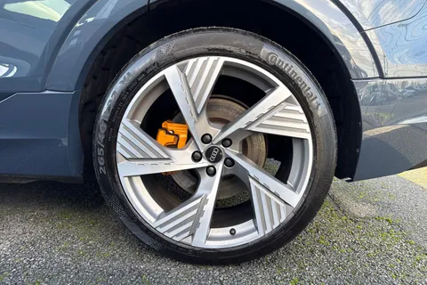 12 of 66 for Audi e-tron Sportback Vorsprung 55 quattro 300,00 kW