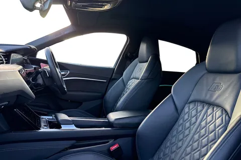 16 of 66 for Audi e-tron Sportback Vorsprung 55 quattro 300,00 kW