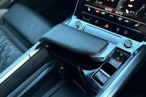 23 of 66 for Audi e-tron Sportback Vorsprung 55 quattro 300,00 kW