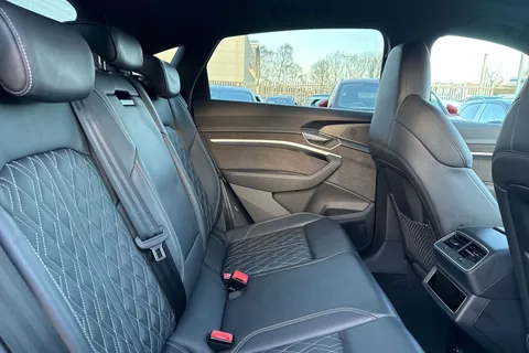 38 of 66 for Audi e-tron Sportback Vorsprung 55 quattro 300,00 kW