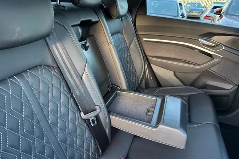 40 of 66 for Audi e-tron Sportback Vorsprung 55 quattro 300,00 kW