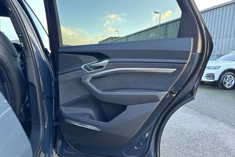 43 of 66 for Audi e-tron Sportback Vorsprung 55 quattro 300,00 kW