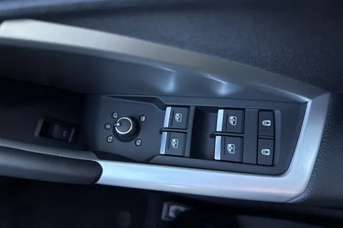 43 of 65 for AUDI Q3 35 TFSI Sport 5dr S Tronic