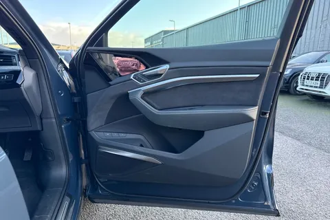 47 of 66 for Audi e-tron Sportback Vorsprung 55 quattro 300,00 kW