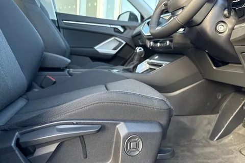 57 of 65 for AUDI Q3 35 TFSI Sport 5dr S Tronic