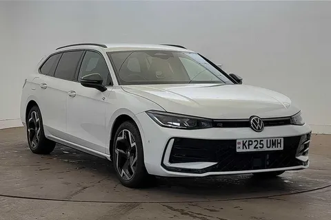 KP25UMH Volkswagen Passat 1.5 TSI eHybrid R-Line 5dr DSG Thumbnail #1