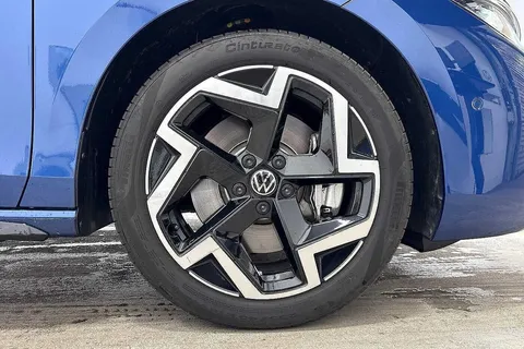 KR25VKJ Volkswagen Passat 1.5 TSI eHybrid R-Line 5dr DSG Thumbnail #5