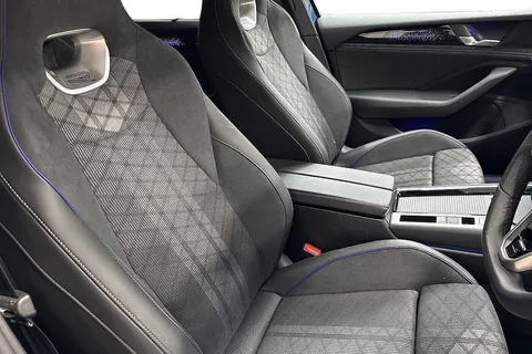 KR25VKJ Volkswagen Passat 1.5 TSI eHybrid R-Line 5dr DSG Thumbnail #10