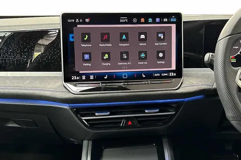 KR25VKJ Volkswagen Passat 1.5 TSI eHybrid R-Line 5dr DSG Thumbnail #12